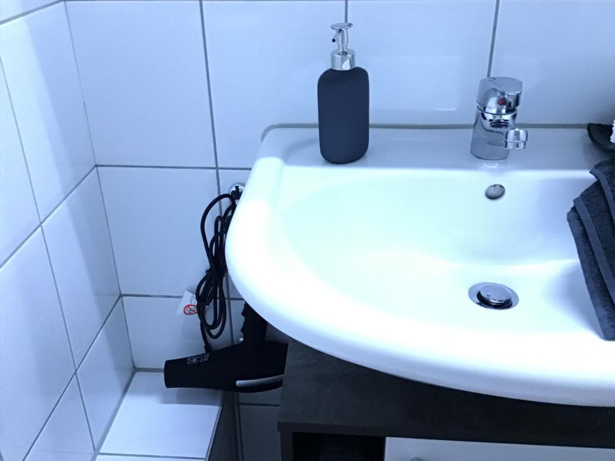 Apartment 1 Mit Terrasse Und Pkw-Stellplatz Leverkusen Ngoại thất bức ảnh